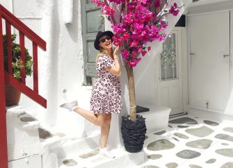 How to train your partner to take the perfect holiday snap